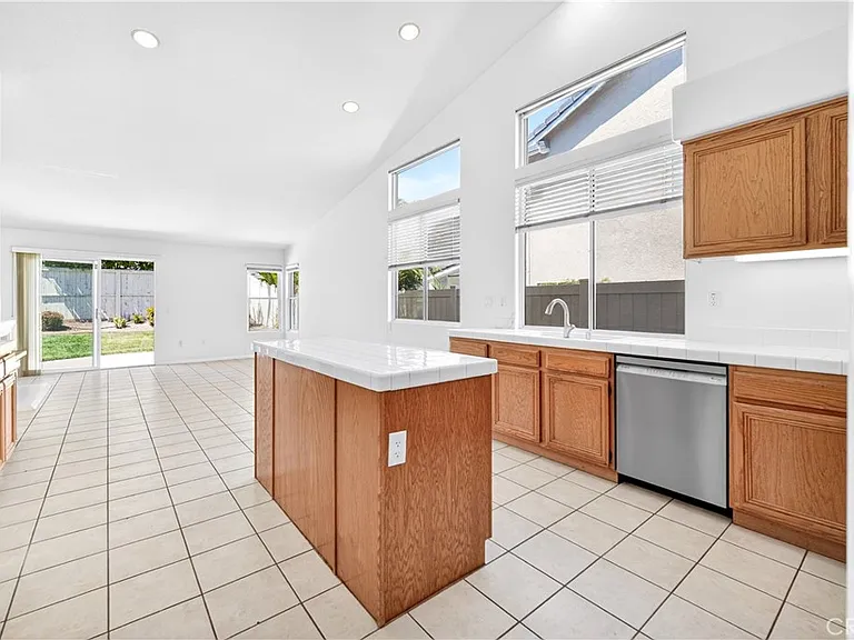 1699 Ramona Dr — Photo 23