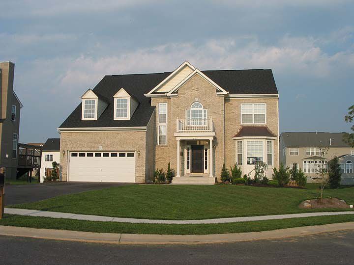 House Front - Cul de Sac Lot