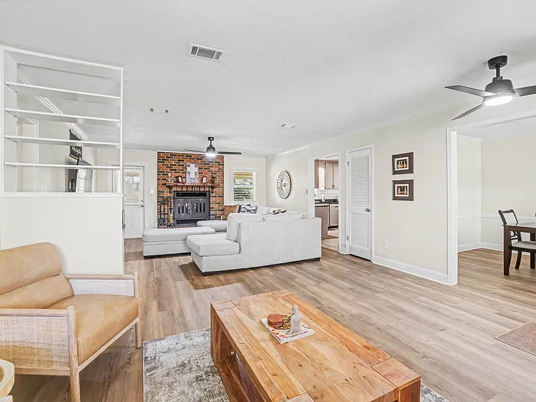 3231 N Shannon Lakes Dr — Photo 4