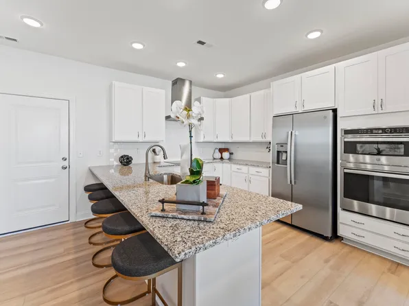 915 Ball Field Aly #101, Cary, NC 27511