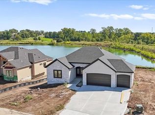 4145 Lake Shore Dr, Basehor, KS 66007