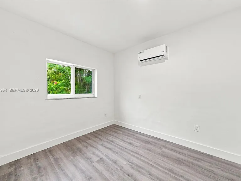 128 NW 9th Ave #4 — Photo 15