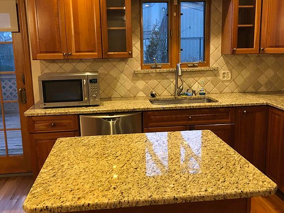 5th image of 139 North Dr