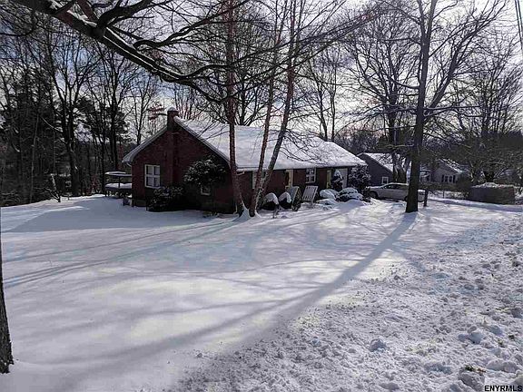 2nd image of 8 Pineview Ave