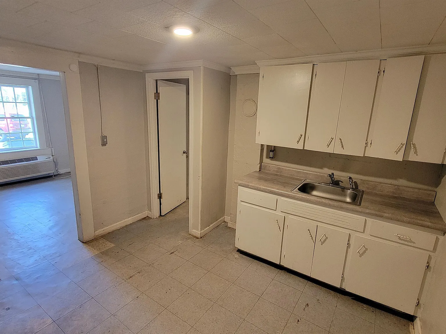 112 Tanyard Road - Unit B — Photo 2