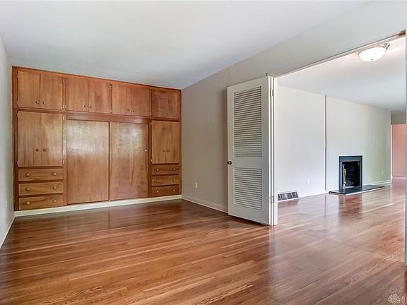 5th image of 1022 Chateau Dr