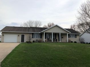 506 W Burton Ave, Gridley, IL