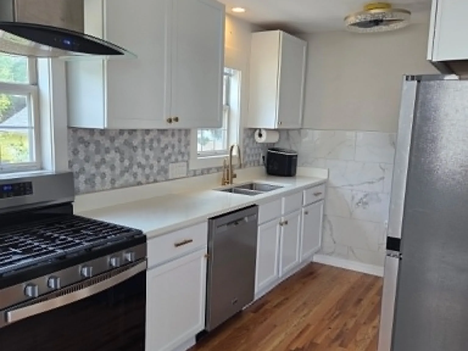 3 bed, 1.5 bath, $1,850 — Photo 3