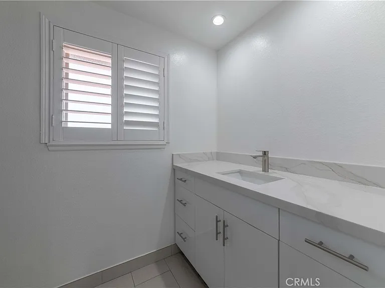 14 Peartree Ln — Photo 37