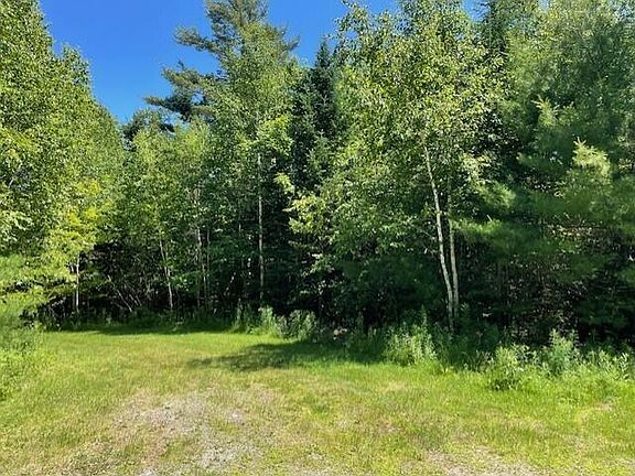 3rd image of 19 Tamarack Lane
