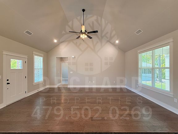 4th image of 83 Argyll Dr