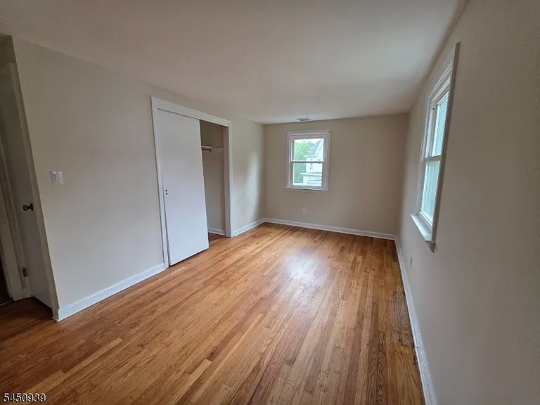 8 Clinton St — Photo 11