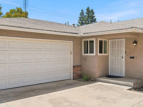 4th image of 4824 E Santa Ana Ave