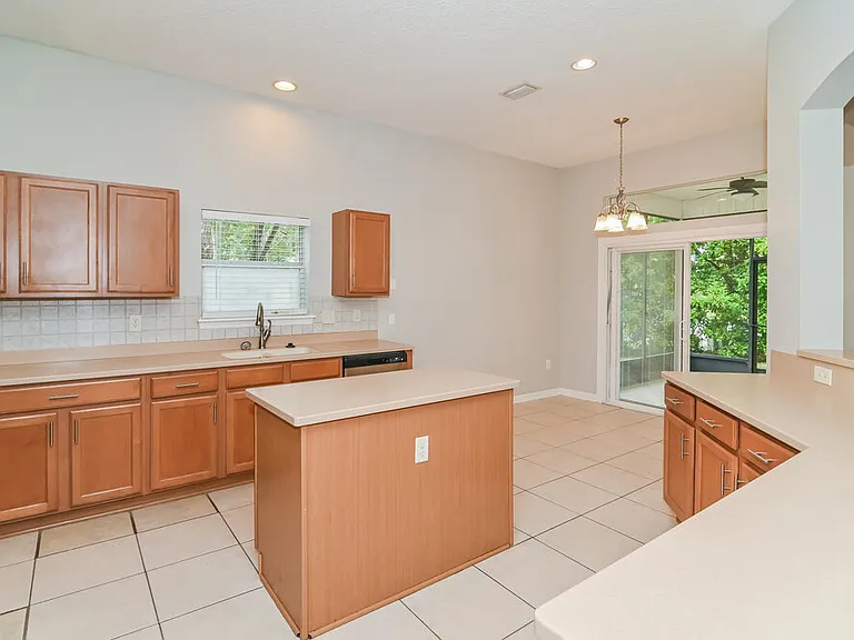 1798 Chatham Village Dr — Photo 7