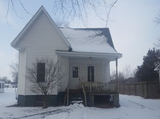 812 W Railroad St, Jacksonville, IL 62650