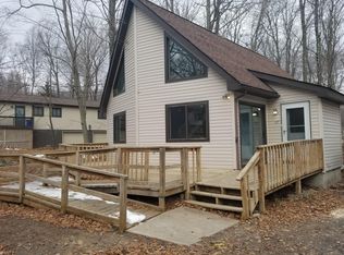 7034 Vista Dr, Tobyhanna, PA
