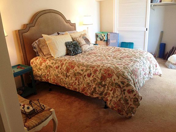 Large unfurnished master bedroom with good closet space. Pr