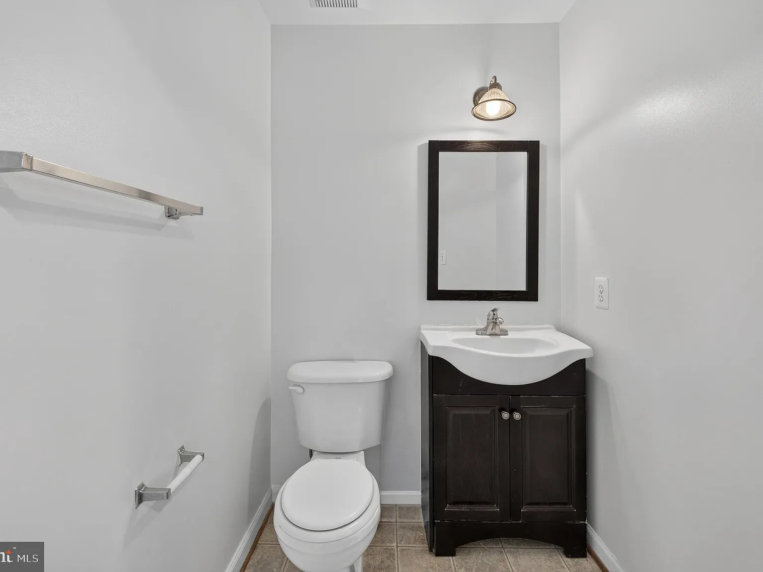 3 bed, 3.5 bath, 1876 sqft, $2,995 — Photo 4