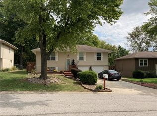 1026 NE 10th St, Blue Springs, MO 64014