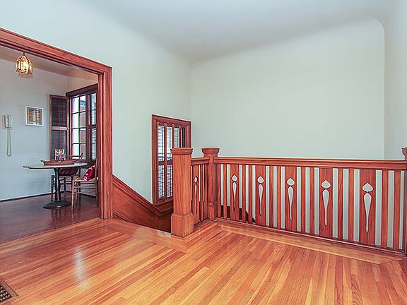 3rd image of 108 Palm Ave