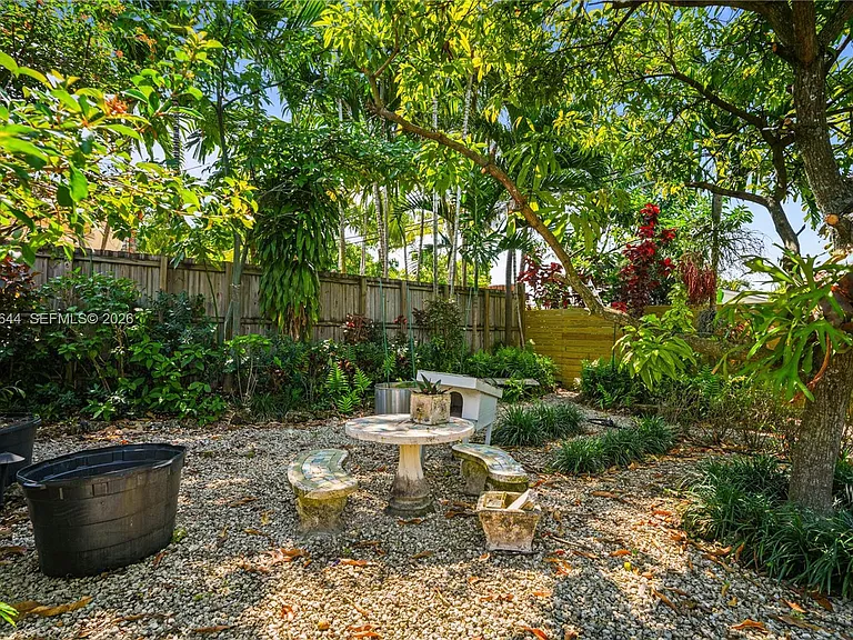 2460 SW 24th St — Photo 44
