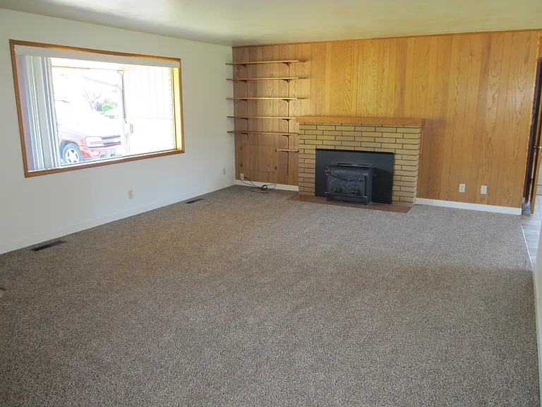 1509 E Avon Ave — Photo 10