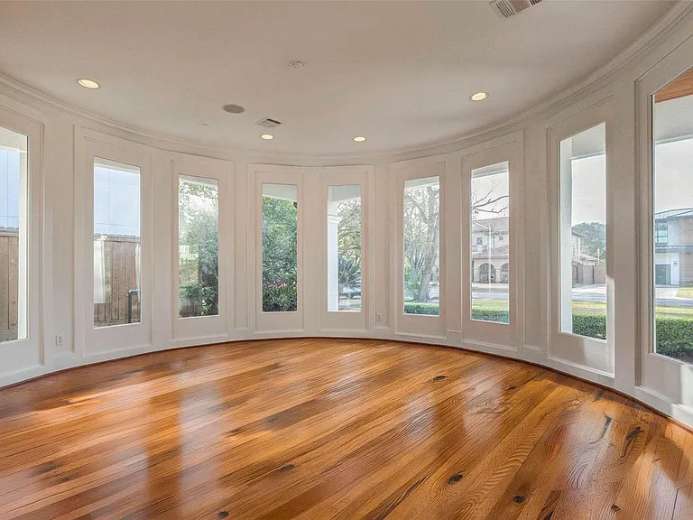 5410 Valerie St — Photo 10