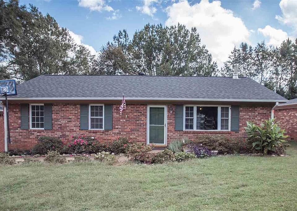 1st image of 8 Bradley Blvd