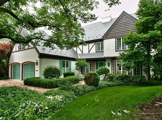 801 Burr Ridge Club Dr, Burr Ridge, IL 60527