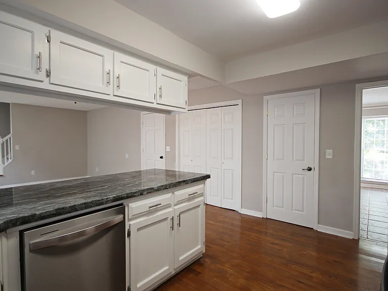 4525 Fox Creek Dr — Photo 21