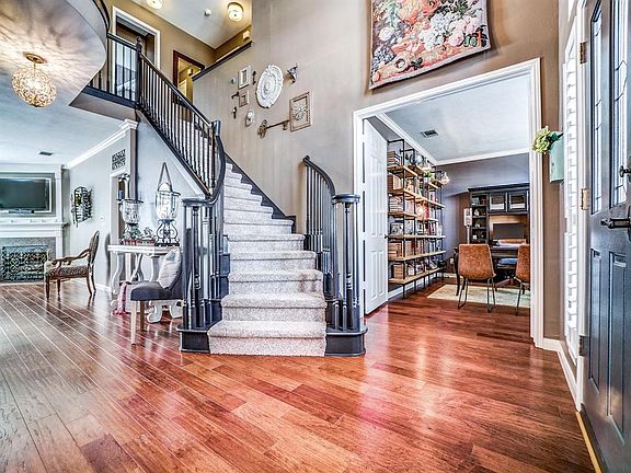 3rd image of 4428 Taylor Ln