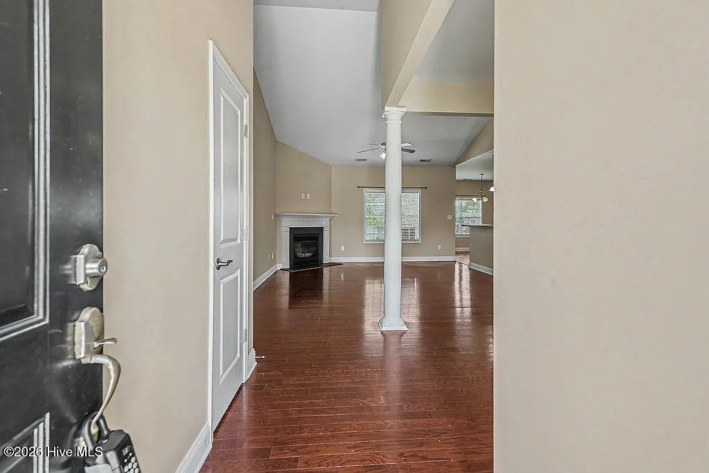 3 bed, 2.0 bath, $2,000 — Photo 3
