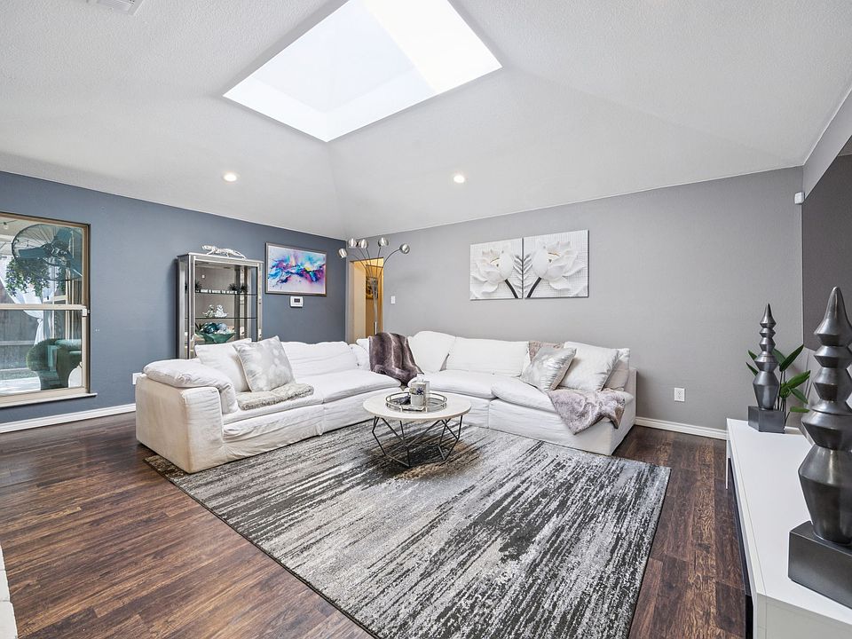 1st image of 12741 Hornbeam Dr