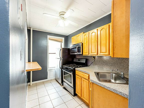 3rd image of 483 4th Ave APT 3R