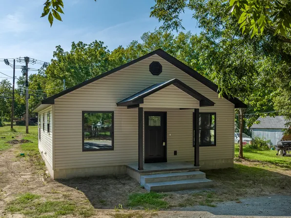 906 S Broadway St, Grove, OK 74344