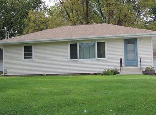 160 Vincent Rd, Waterloo, IA 50701