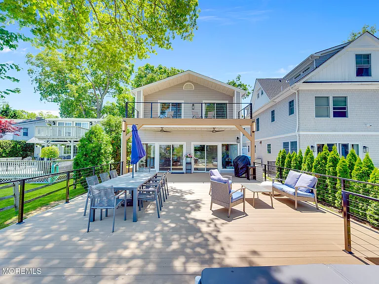 637 Beacon Blvd — Photo 32