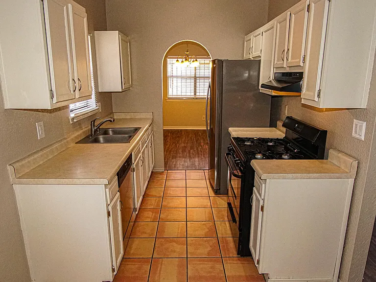 4553 Gen Maloney Cir — Photo 8