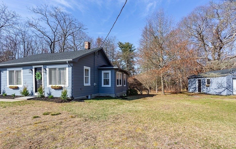664 Elm St E, Raynham, MA 02767 Zillow