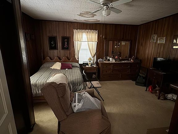 4th image of 213 Hill St