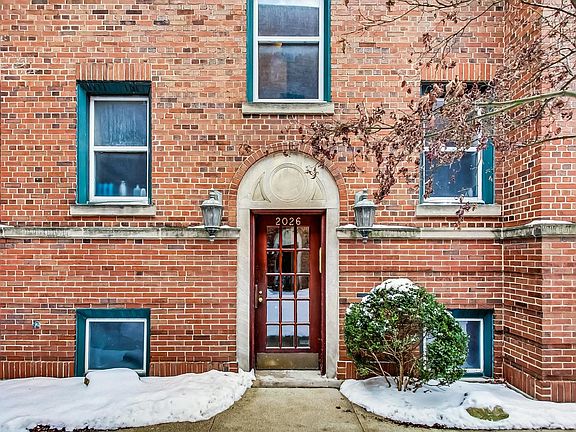 2nd image of 2026 N Burling St APT 308