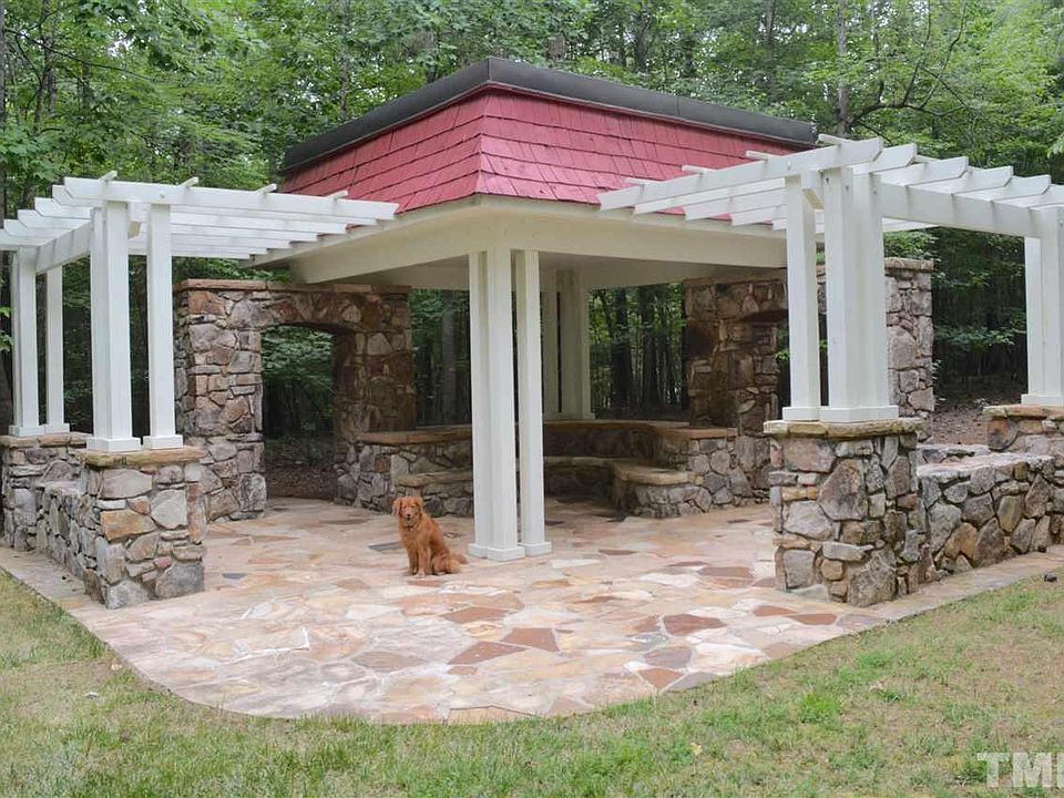 2nd image of 8 Tuscany Dr