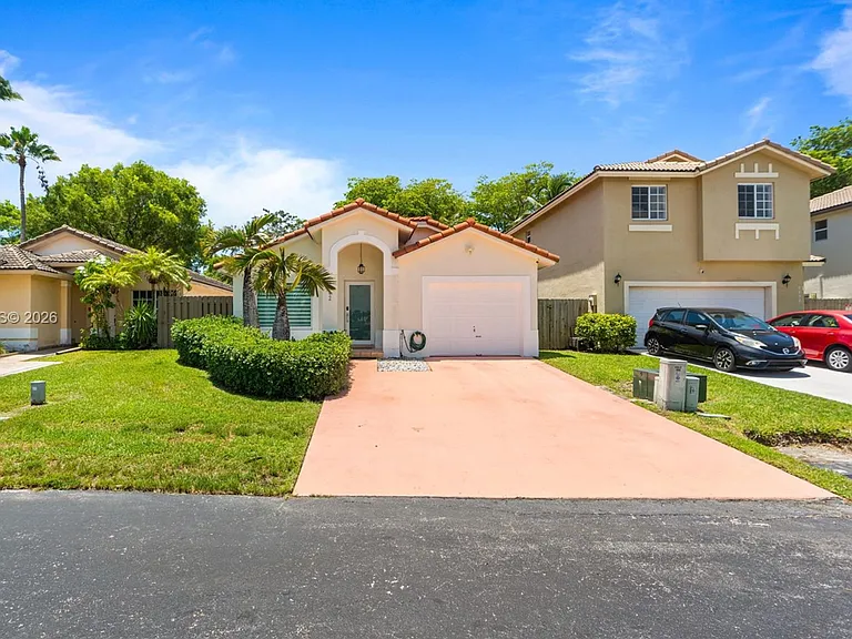 8842 SW 215th Ln — Photo 11