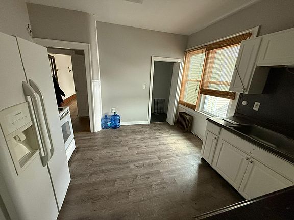 2nd image of 739 N Lincoln Ave Unit 2