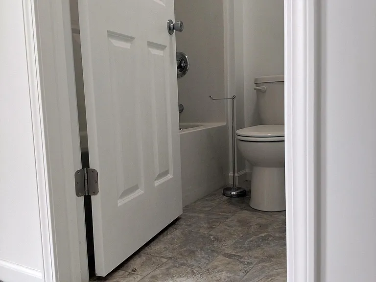 611 Wabash Ave — Photo 14