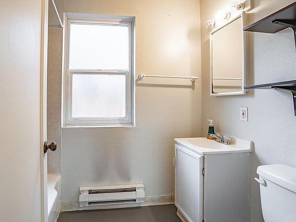 2nd image of 315 23rd Ave E APT 6