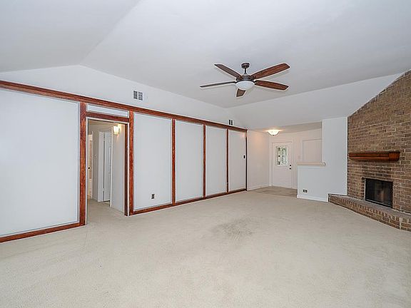 4th image of 1011 Western Meadows Dr