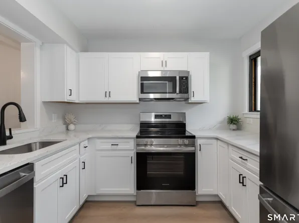 47 Woods Way #47, Woodbury, CT 06798