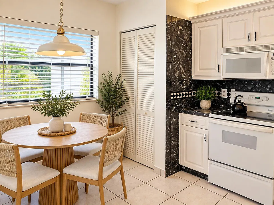 4409 NW 22nd Rd #403