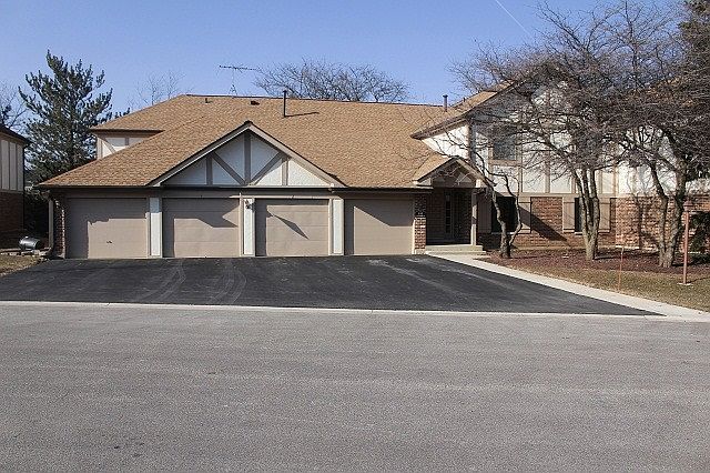 1st image of 830 Knottingham Dr APT 1A